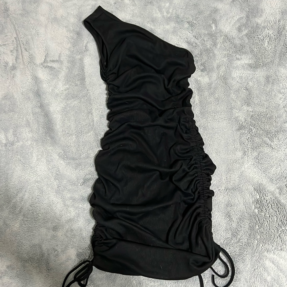 Black One Shoulder Mini Dress: SHEIN